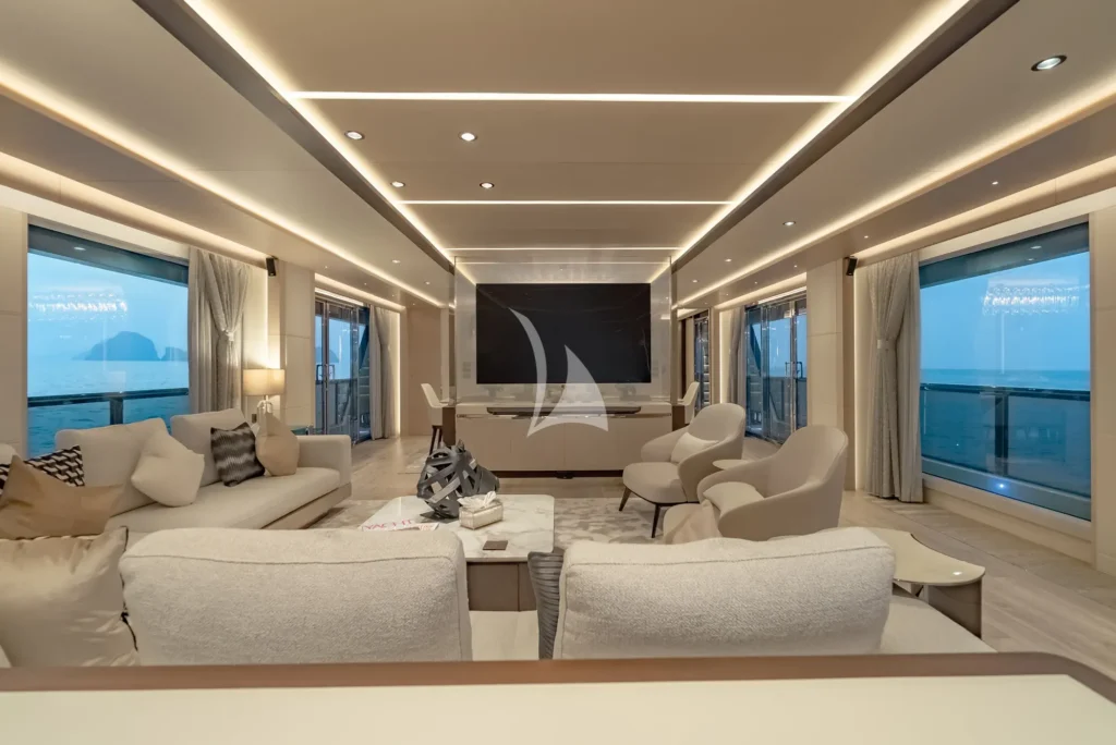 Main deck salon