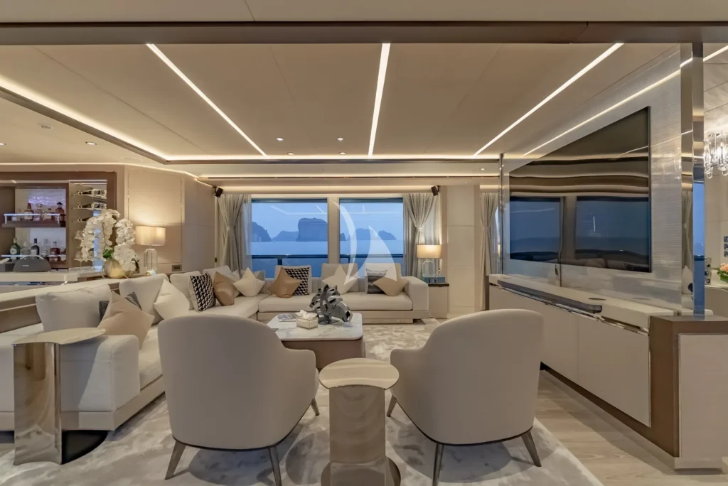 Main deck salon