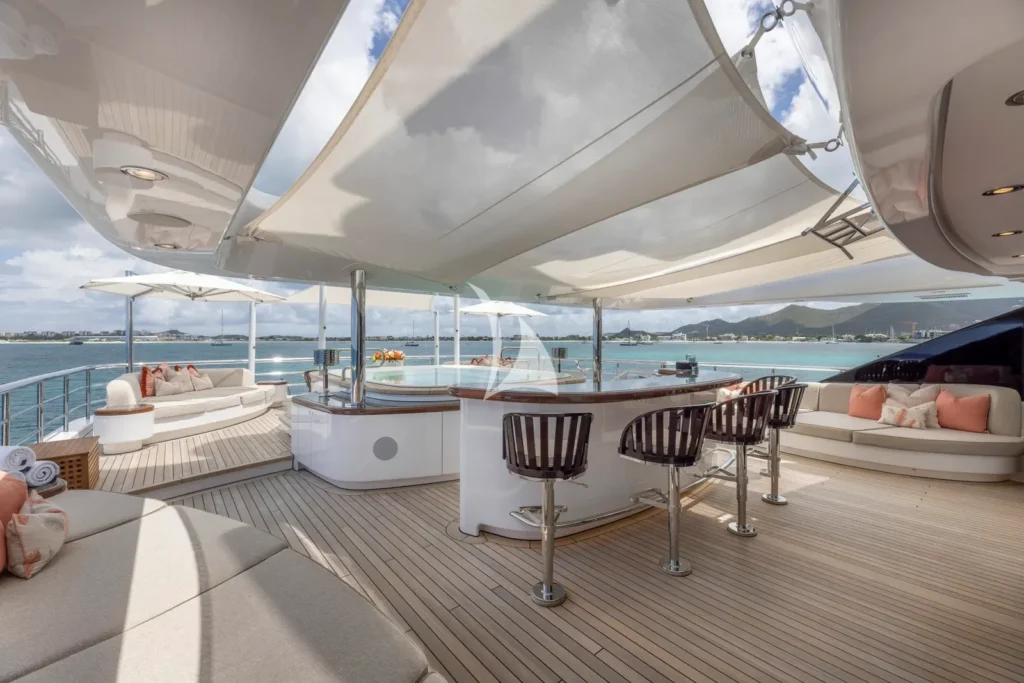 Bridge deck aft