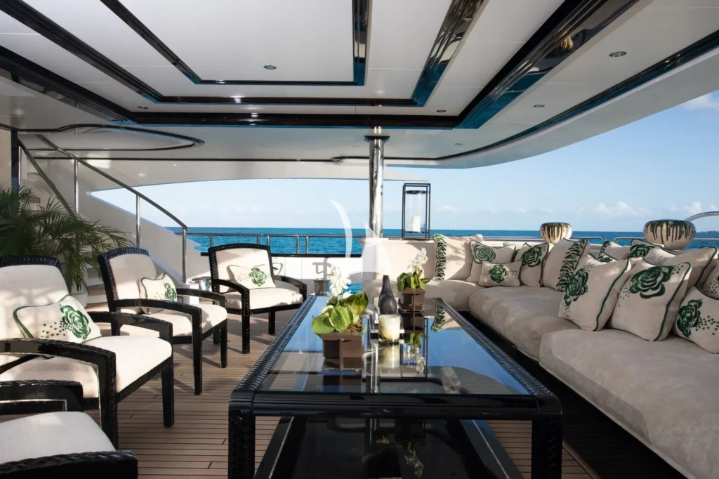Main deck aft
