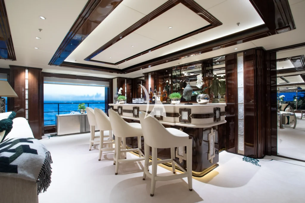 Main salon bar - main deck
