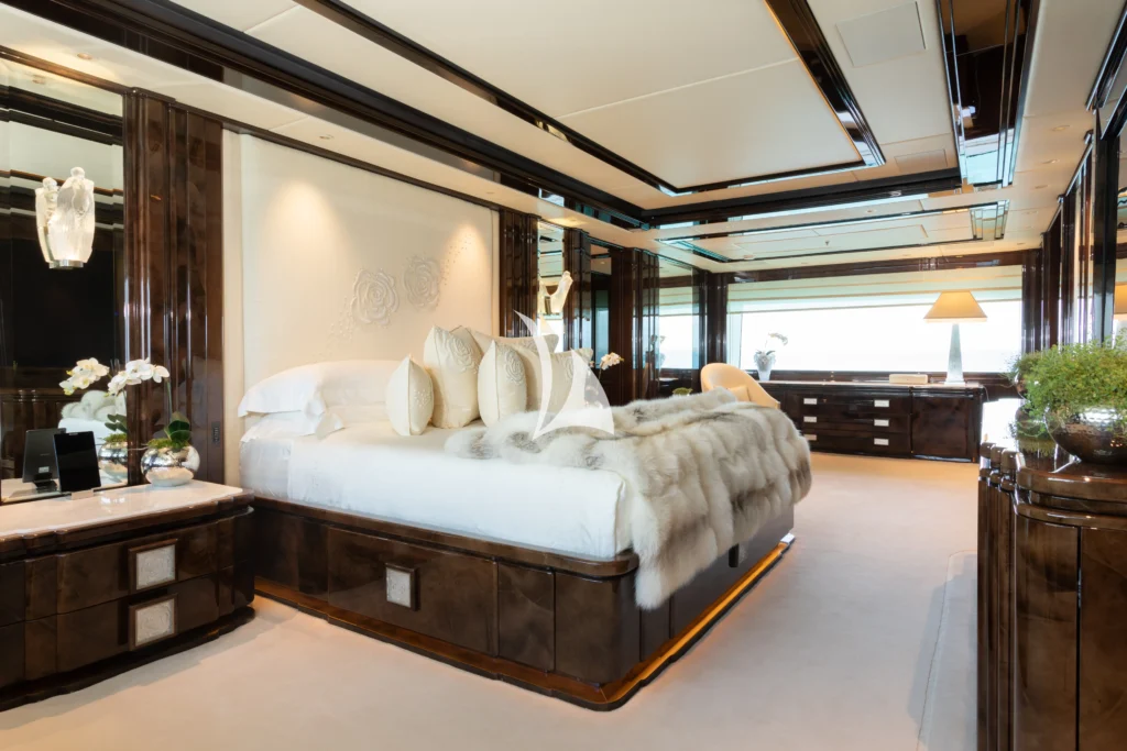 Master suite - main deck