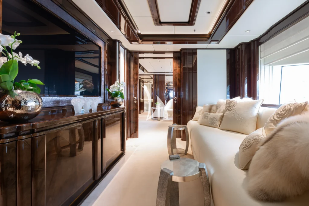 Master suite lounge - main deck