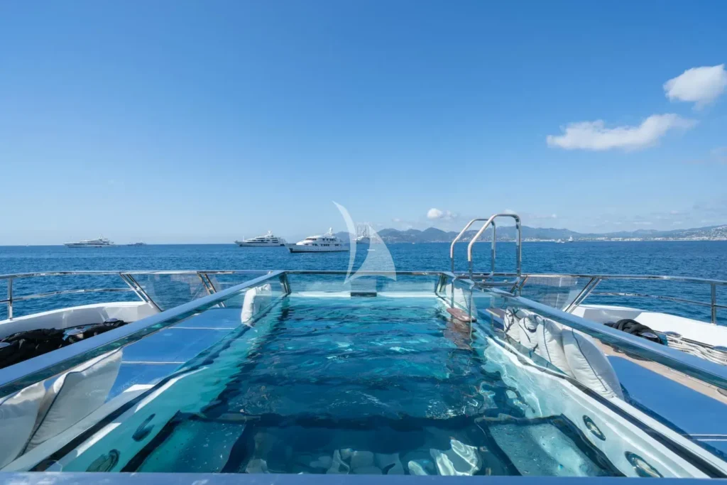 Main deck pool