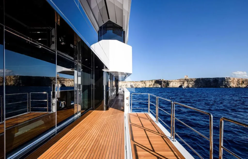 Side deck