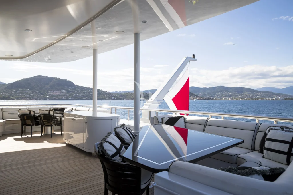 Upper deck aft