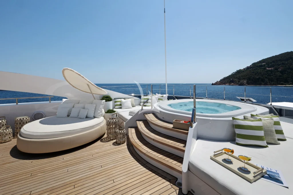 Sundeck Forward