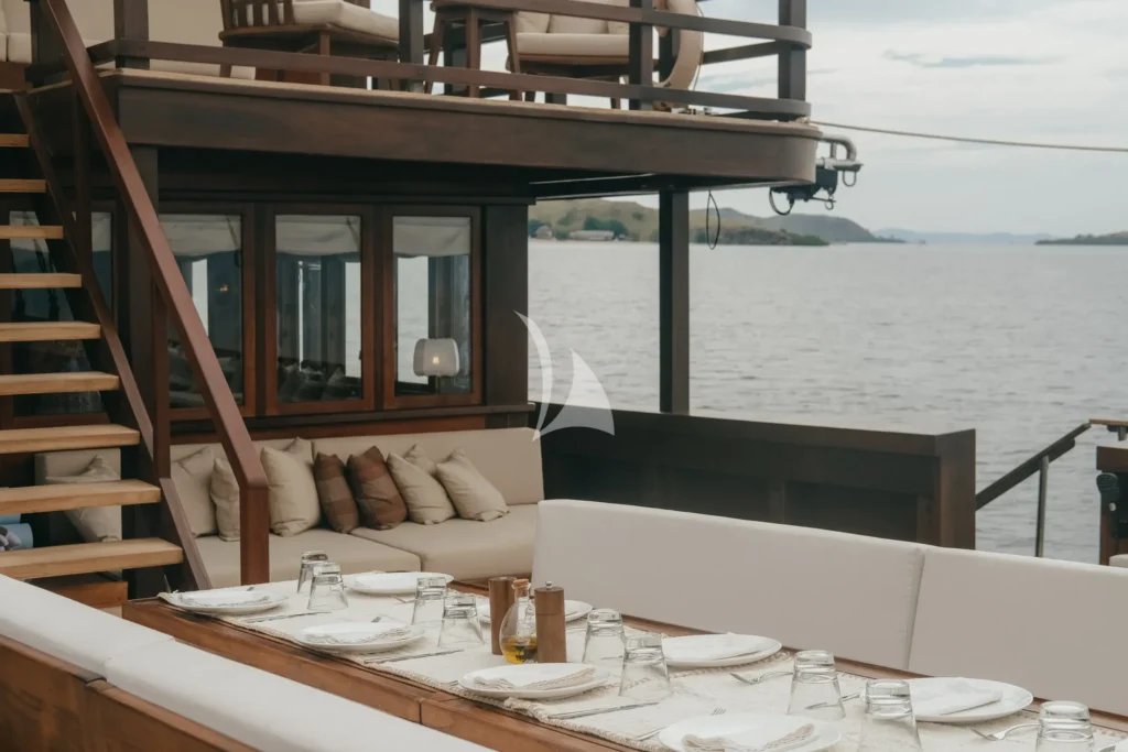 Main deck outdoor dining
