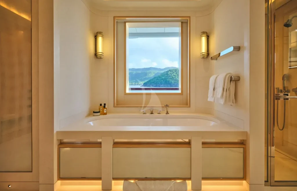 Master stateroom en suite