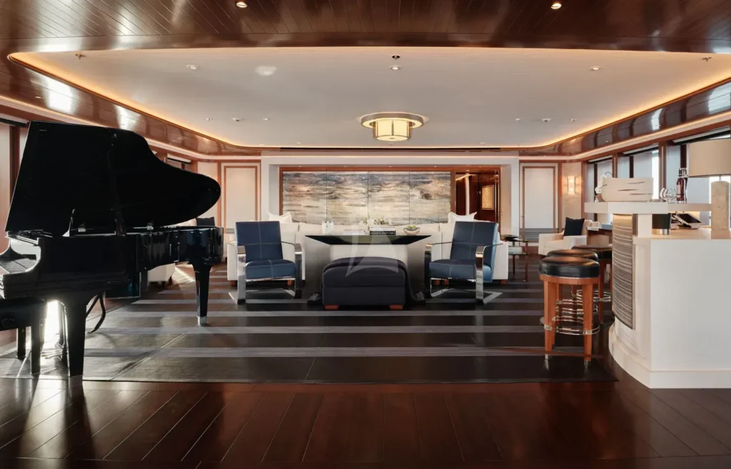 Bridge deck saloon
