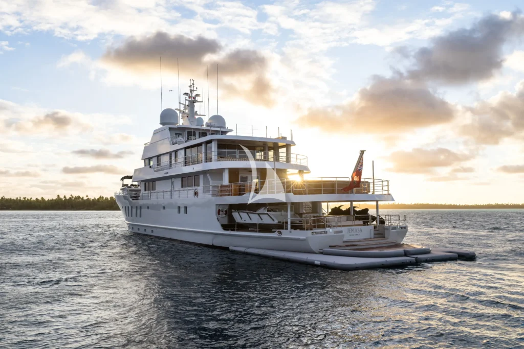 Aft decks and swim platform