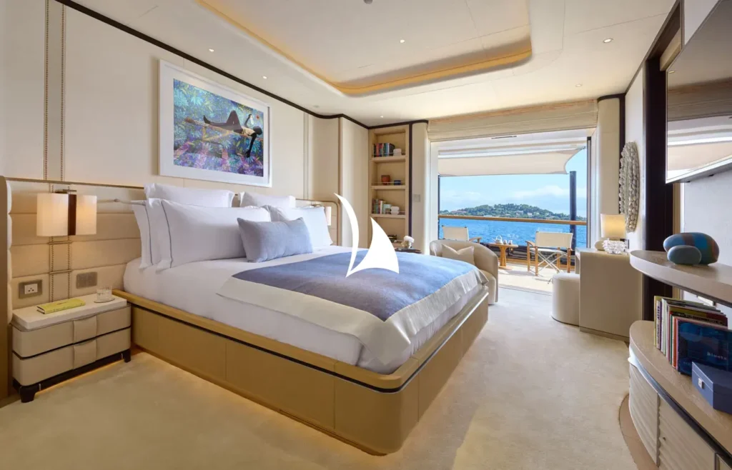 Bridge deck VIP queen cabin