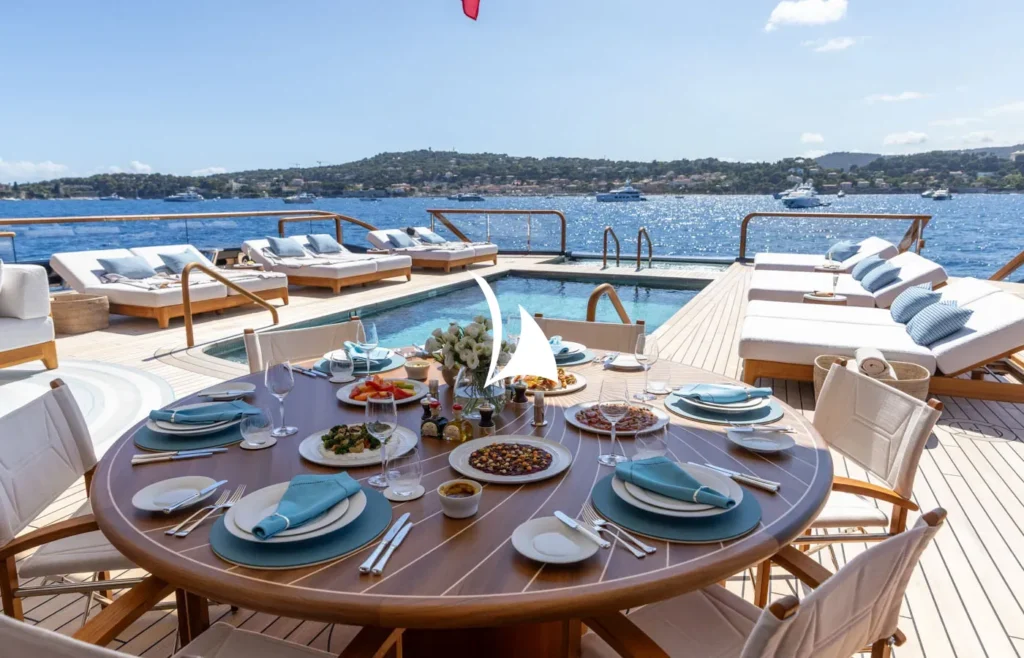 Main deck aft