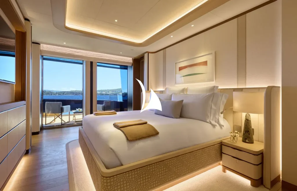 Main deck convertible suite