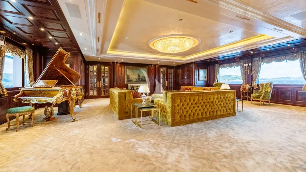 Main Deck Salon