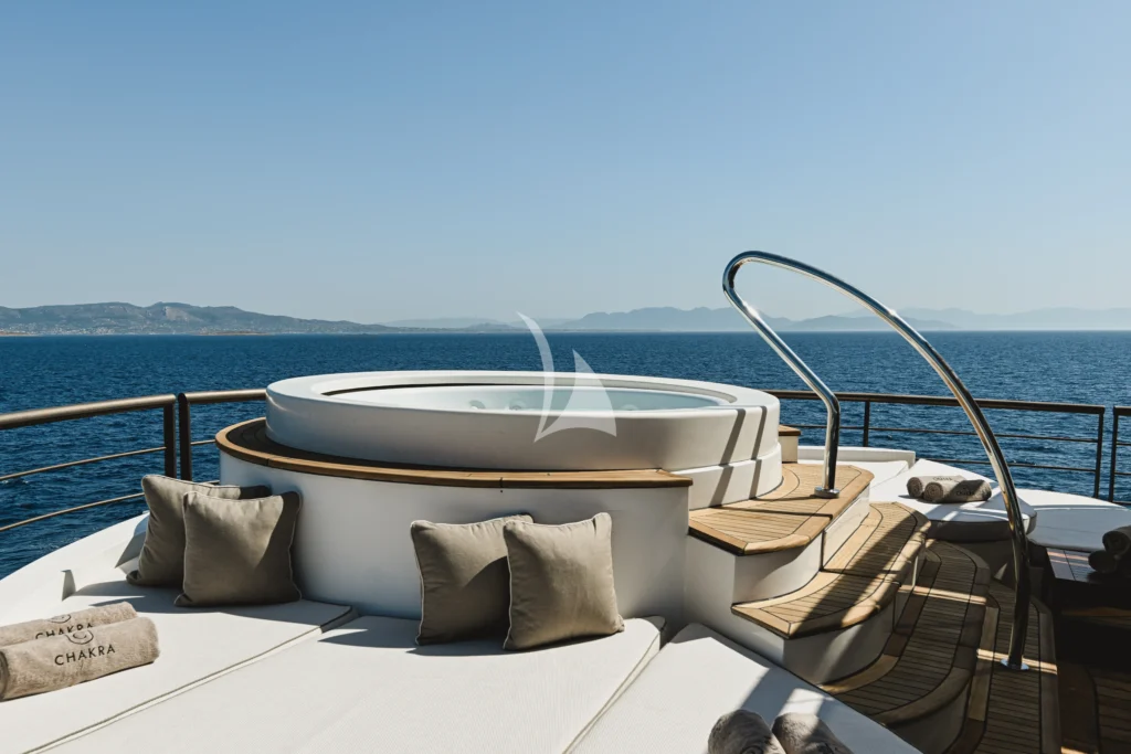 bridge deck - jacuzzi