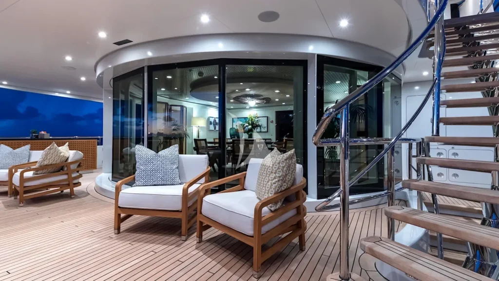 Sklounge Deck Aft