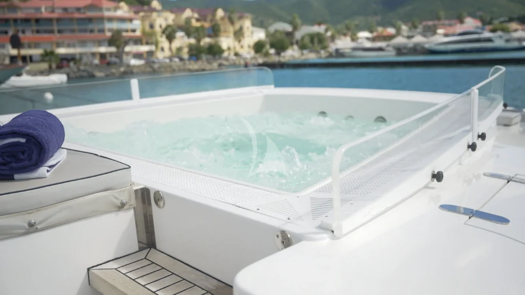 Foredeck Jacuzzi