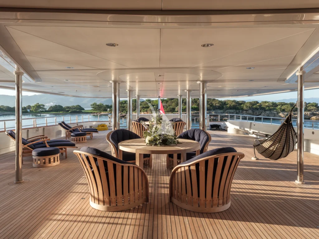Main deck aft