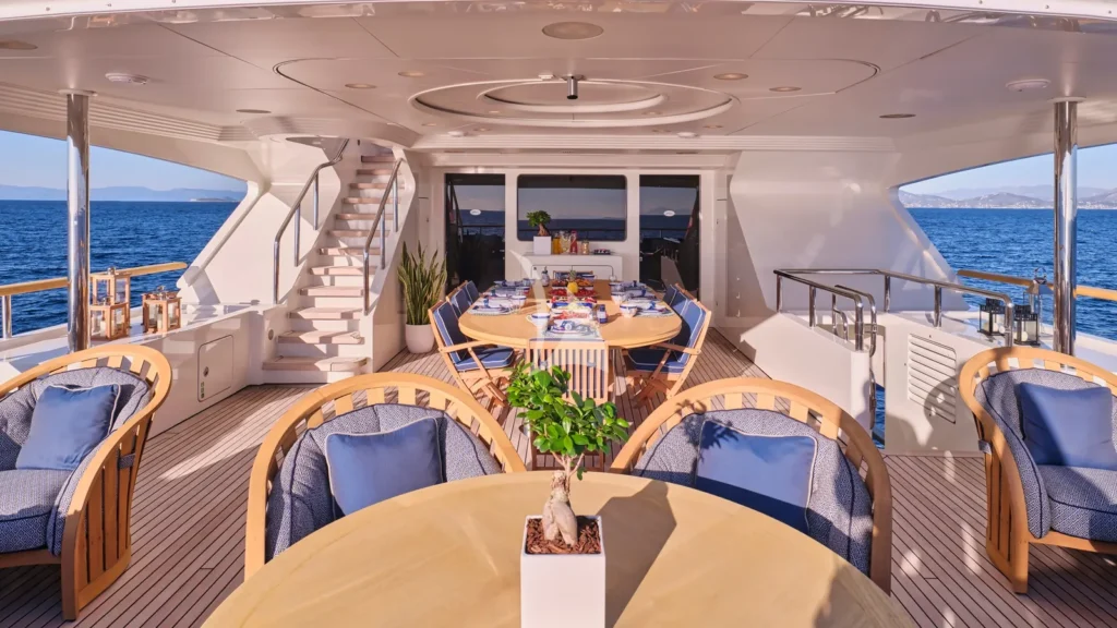 Upper deck