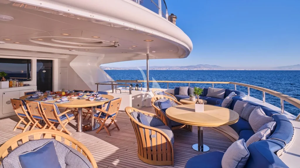 Upper deck