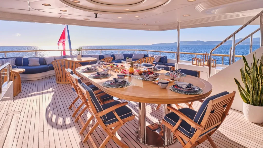 Upper deck