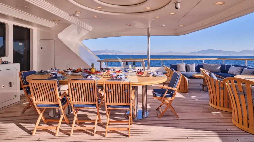Upper deck