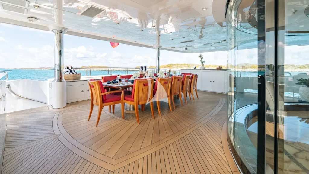 Main deck aft