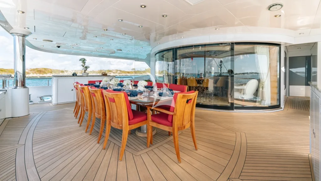 Main deck aft