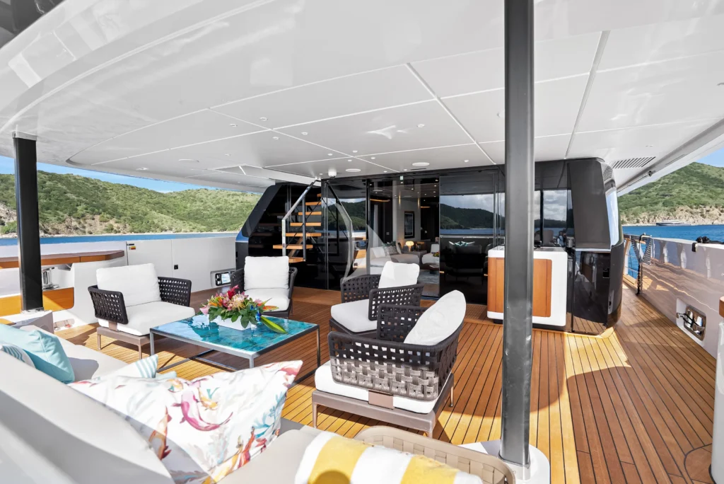 Main deck aft
