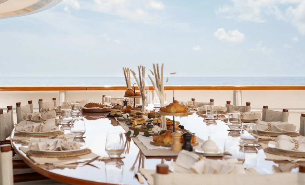 Main Deck Alfresco Dining