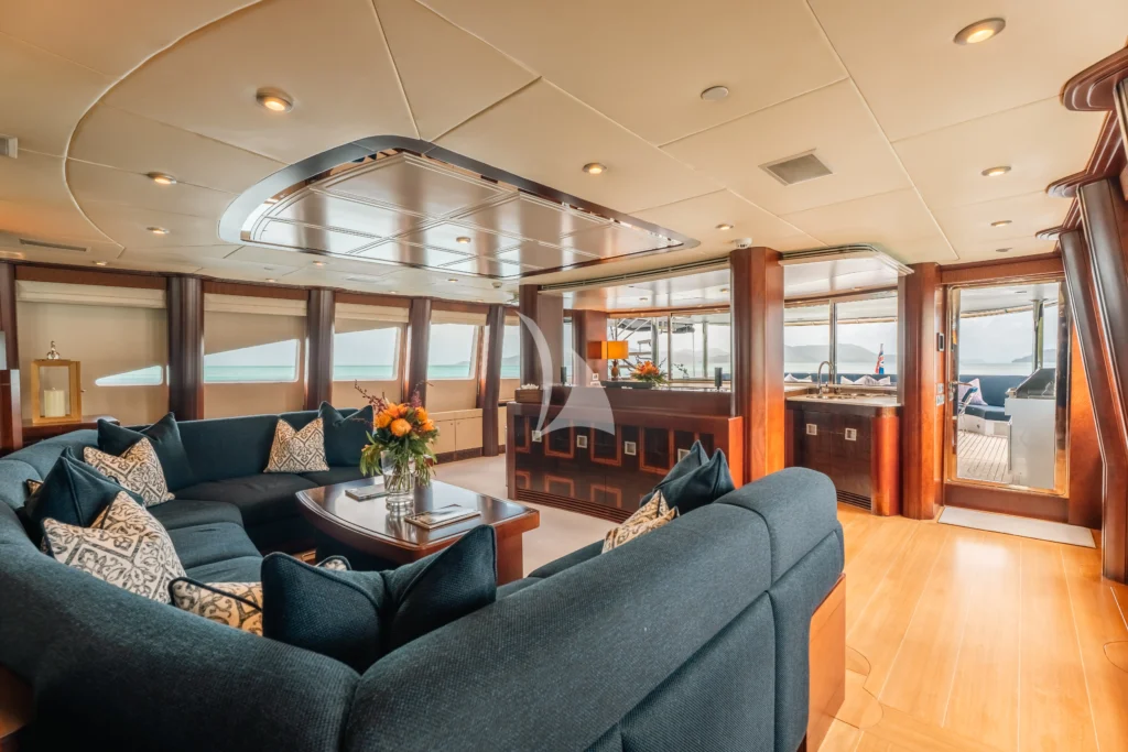 Bridge Deck Lounge