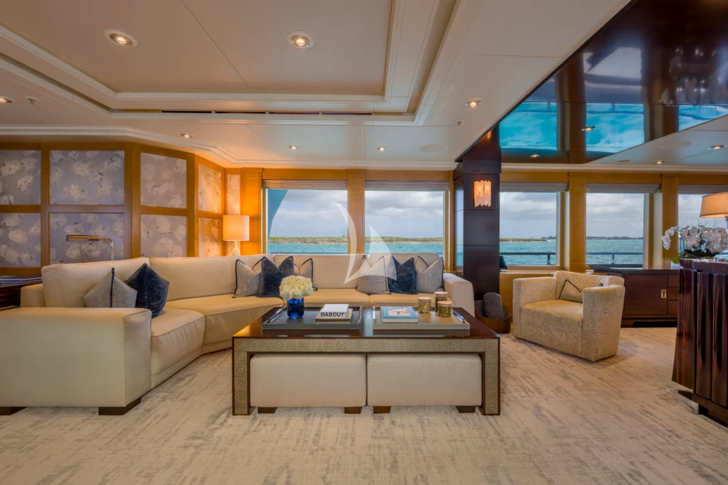Main Salon to Port