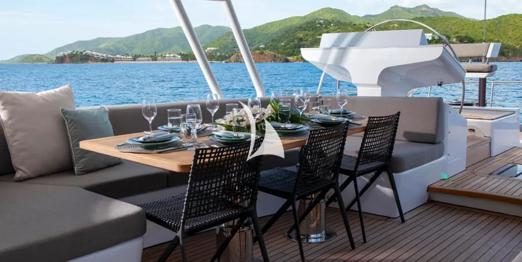 Cockpit dining - seats up to 8 at each table