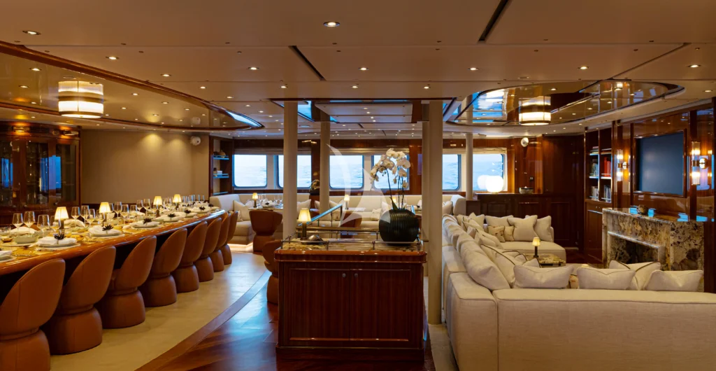 Main Deck - Salon