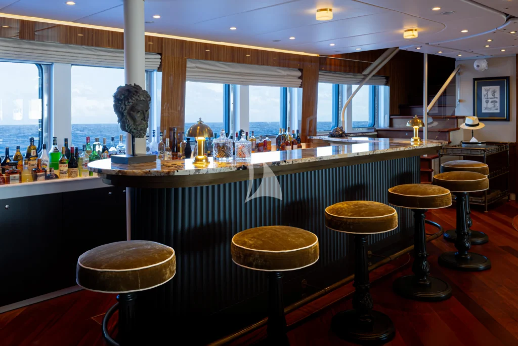 Main Deck - Bar