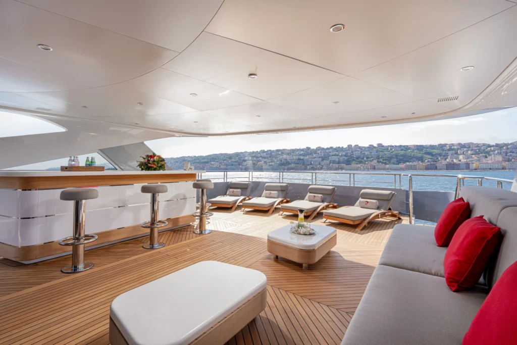 Flybridge, bar