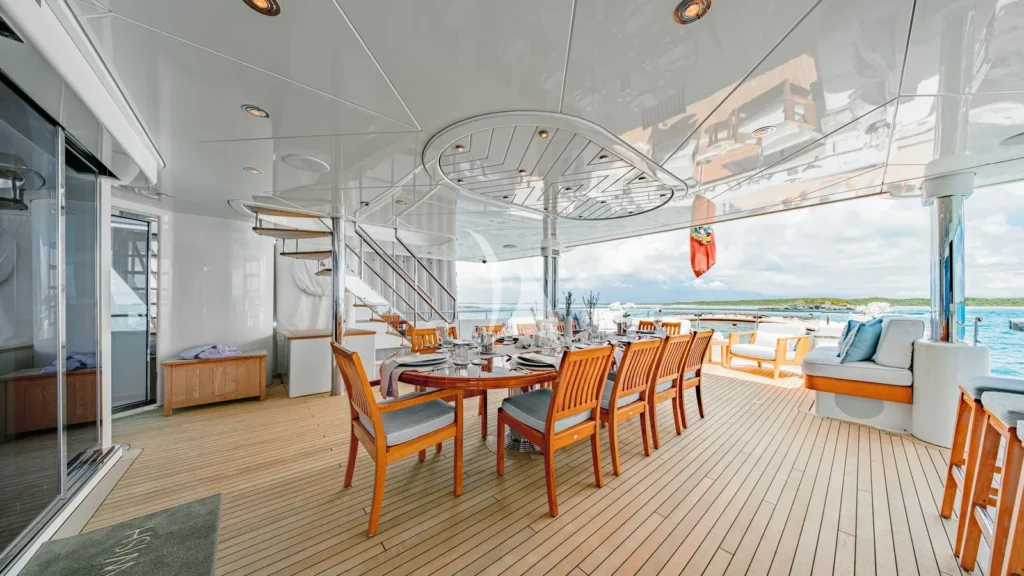 Main deck aft alfresco dining