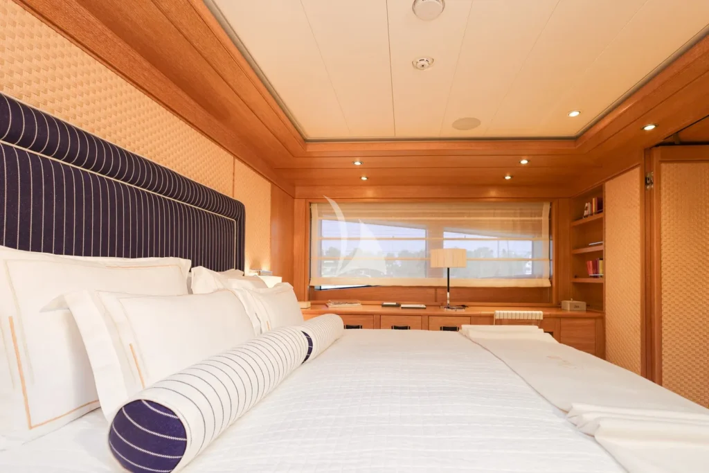 Upper deck VIP cabin