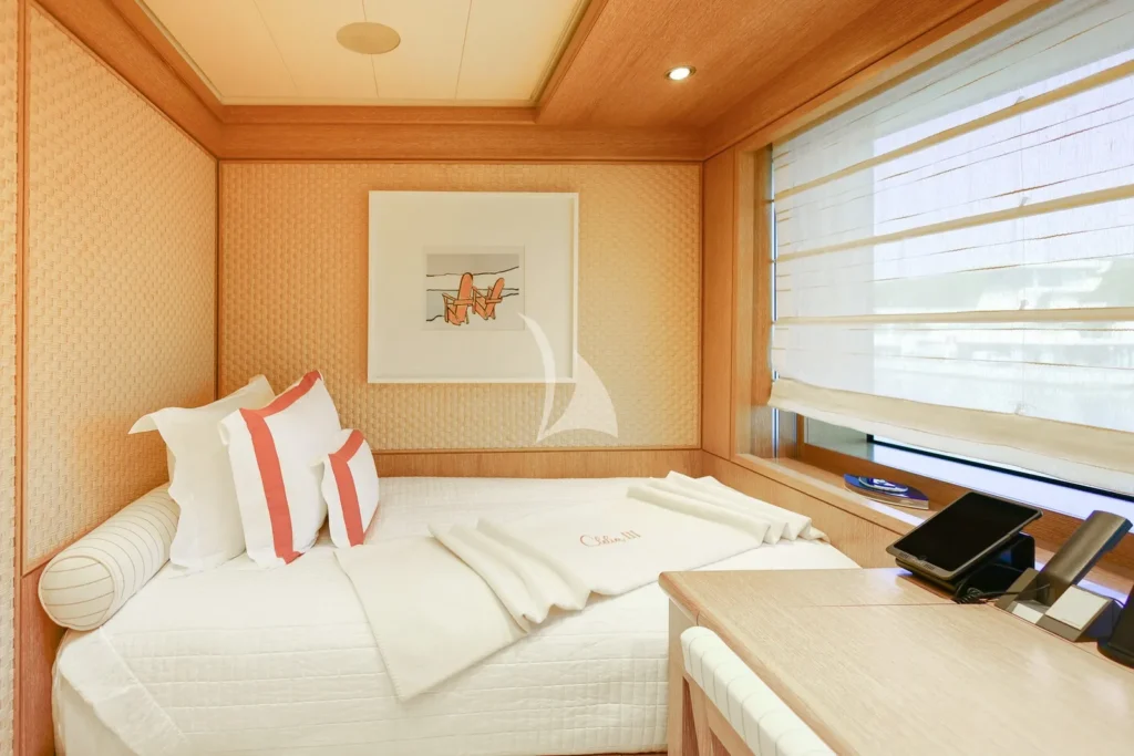 Upper deck single cabin
