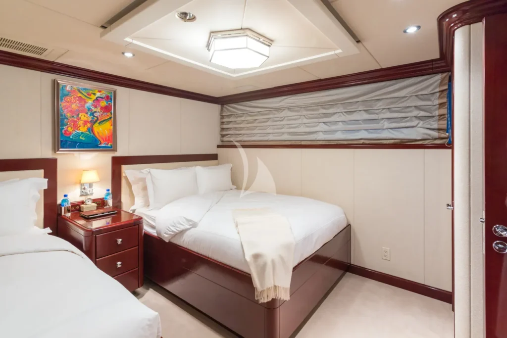 Guest Stateroom with 1 Double, 1 Single and a pullman